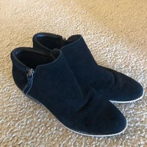 Steve Madden black suede ankle boots 8.5